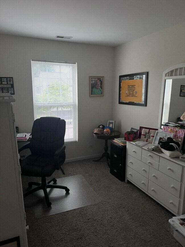 Building Photo - 3106 Bromley Ln