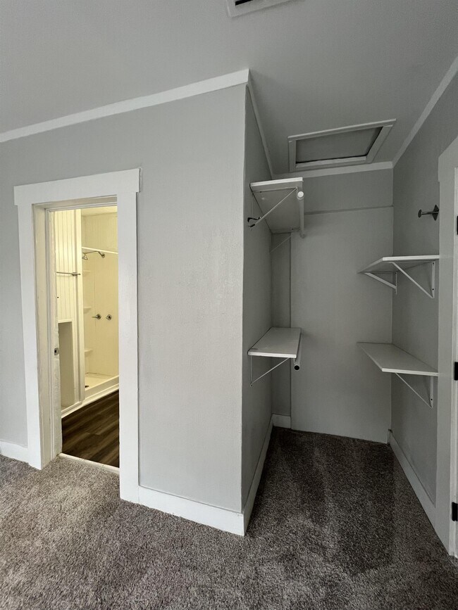Building Photo - 126-126 Wiggins Pl