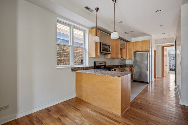 Building Photo - 1619 W Le Moyne St