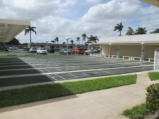 Building Photo - 2951 Ashley Dr W