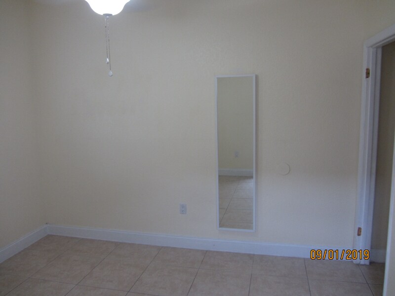 Building Photo - 10740 SW 142nd Ave