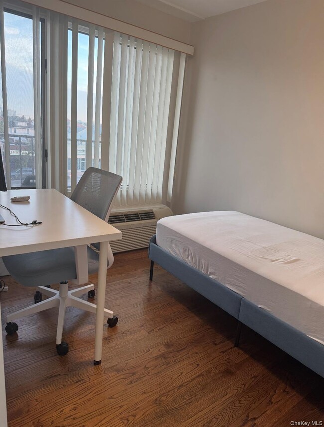 Building Photo - 235 W Park Ave