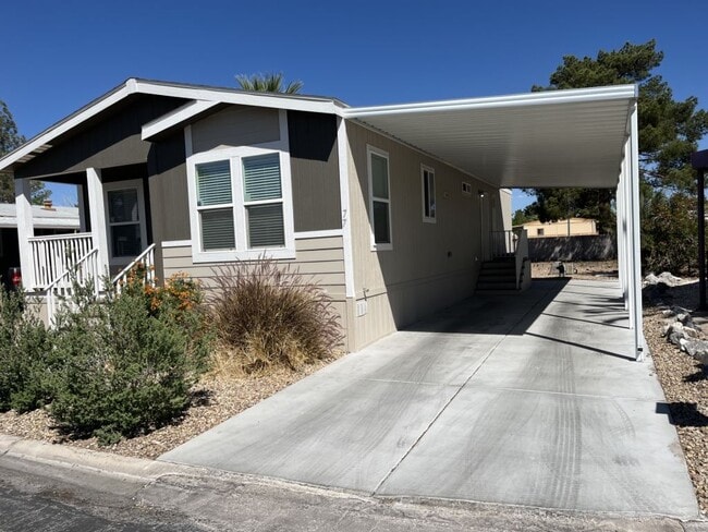 Building Photo - 5303 E Twain Ave