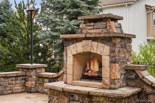 Building Photo - 15252 W Warren Dr