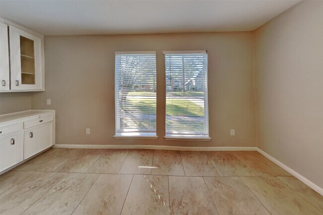 Building Photo - 3315 Redwood Lodge Dr