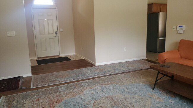 Building Photo - 3 bd, 2 ba house, NE Columbia, near I-70/H...