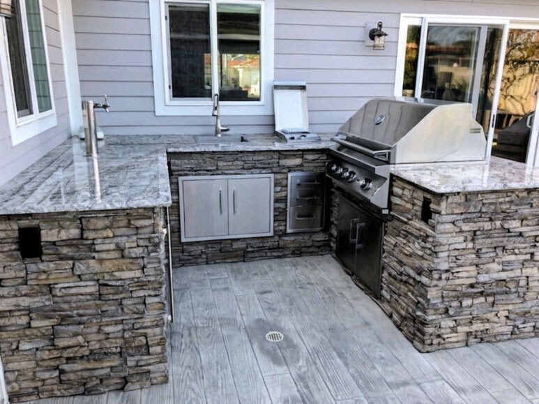 Building Photo - 365 Elkwood Ave