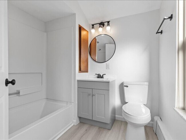 Building Photo - Updated 2 Bed, 1.5 Bath Home in Carrick For Rent – Move-In Ready