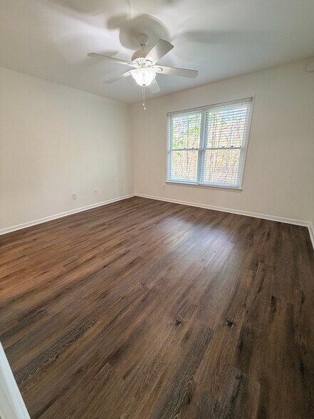 Master bedroom - 109 Killam Ct