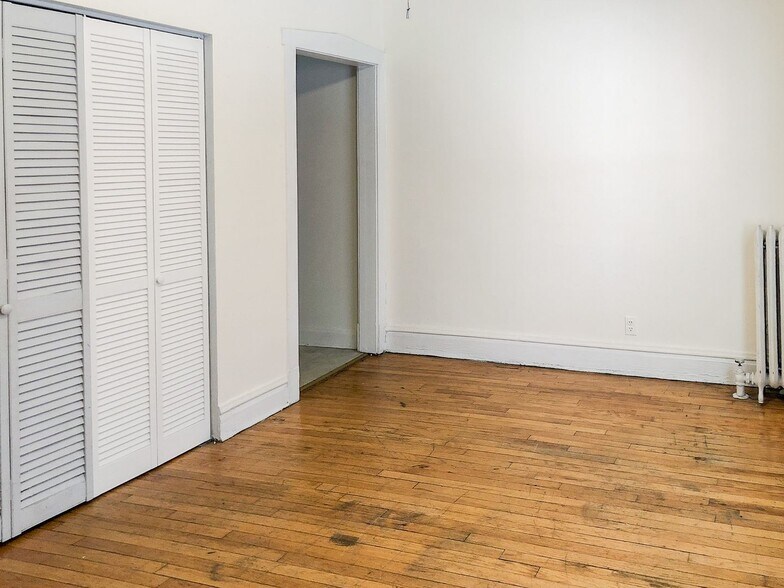 Building Photo - 2856 N Orchard St