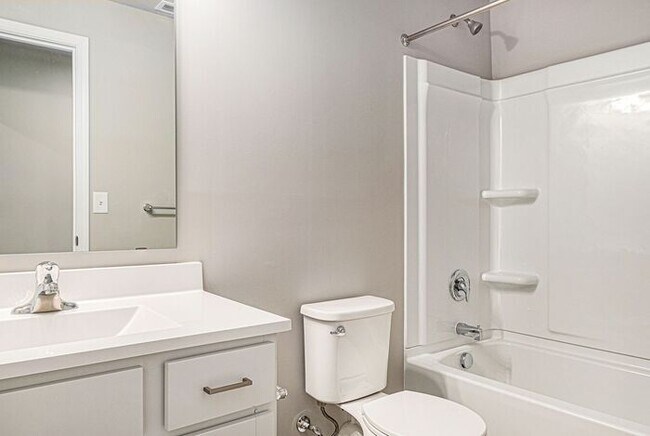 Building Photo - 2411 Richardson Ct