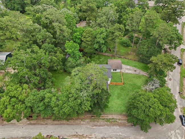 Building Photo - 18009 Split Oak Cir