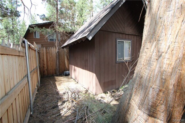 Building Photo - 405 W Rainbow Blvd