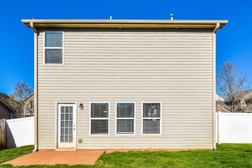 Building Photo - 67 Hill Side Way