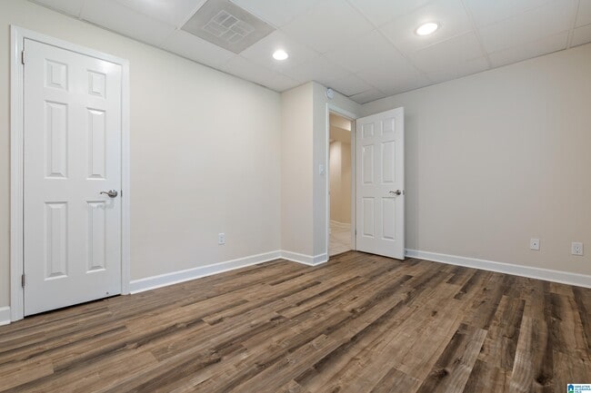 Building Photo - 5249 Meadow Garden Ln