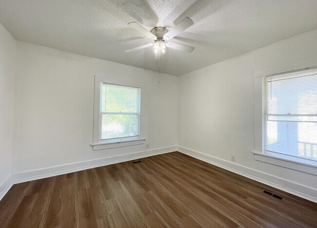 Building Photo - 619 N Washington St