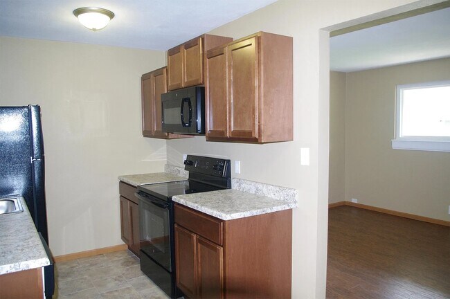 Building Photo - 305 Baltes Dr