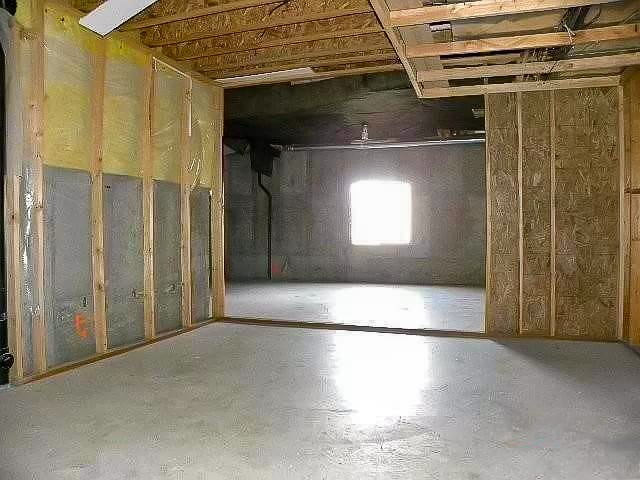 Building Photo - 1377 E 300 N