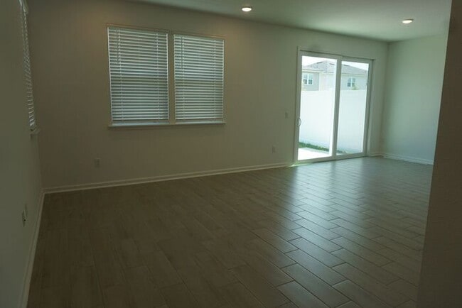 Building Photo - Newly Built 3 Bedroom 2.5 Bathroom Home wi...