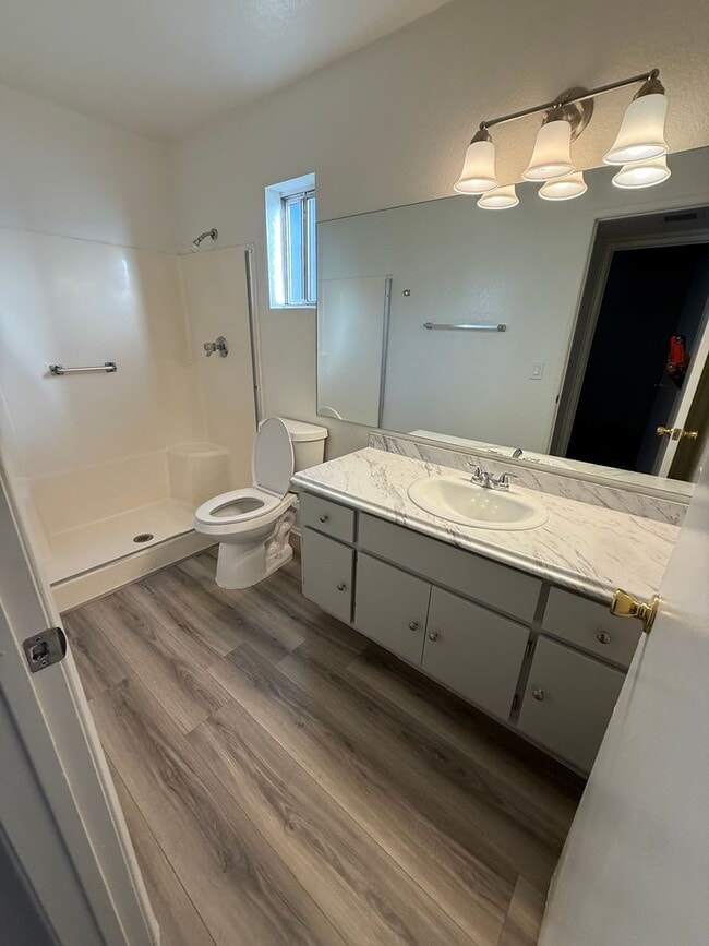 Building Photo - Victorville-3 Bedroom2 Bathrooms,2 Story Home, New Paint, New Carpet,