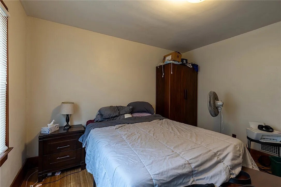 1 Bedroom - 282 Roxborough Rd