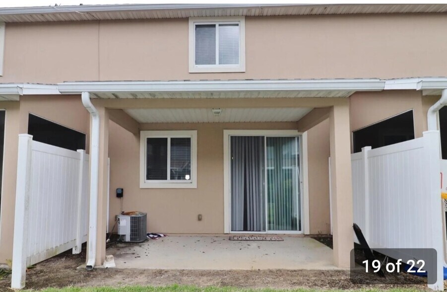 Building Photo - 2369 Sunset Bluff Dr