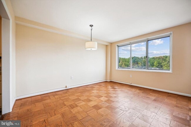 Building Photo - 10201 Grosvenor Pl