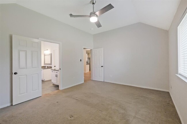 Building Photo - 21734 Maple Bluff Dr