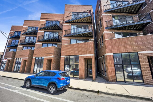 Building Photo - 3505 N Elston Ave