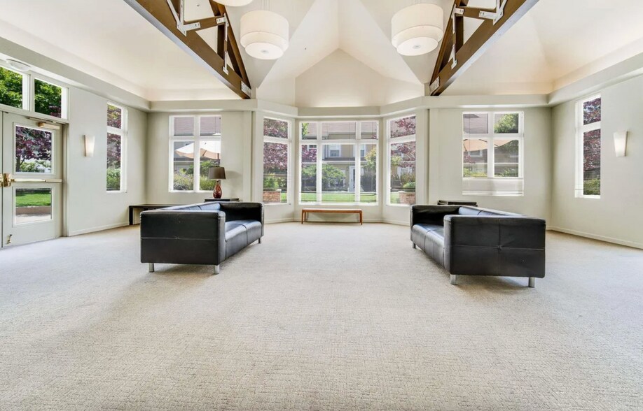 Community room - 555 10th St