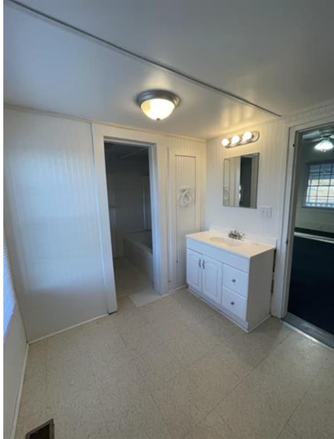 Building Photo - 4316 North Carolina 242
