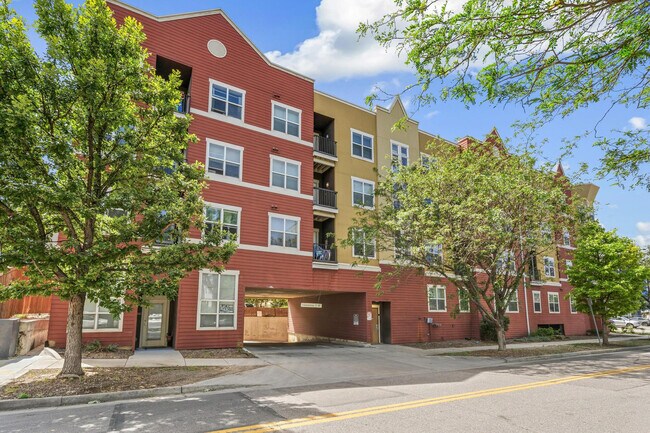 Building Photo - Clay Street Residences