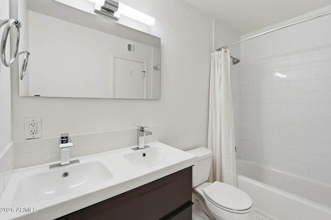 Building Photo - 6131 N Granite Reef Rd