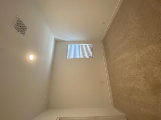 Building Photo - 23414 W Raymond St