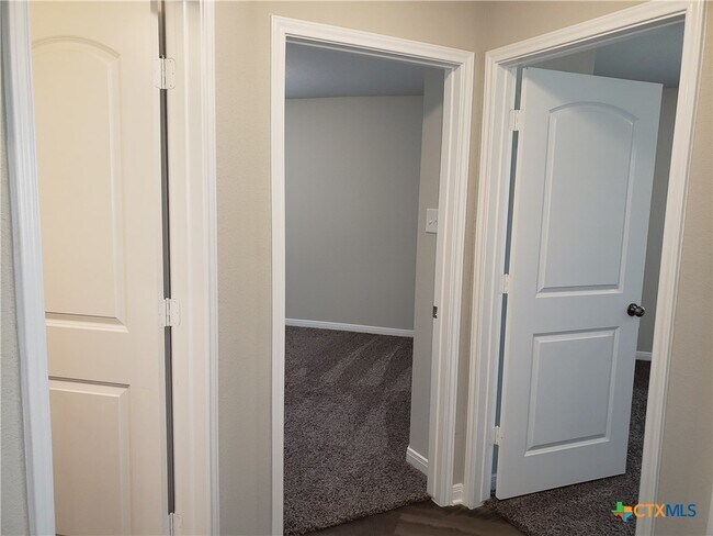 Building Photo - 1909 Euclid Dr