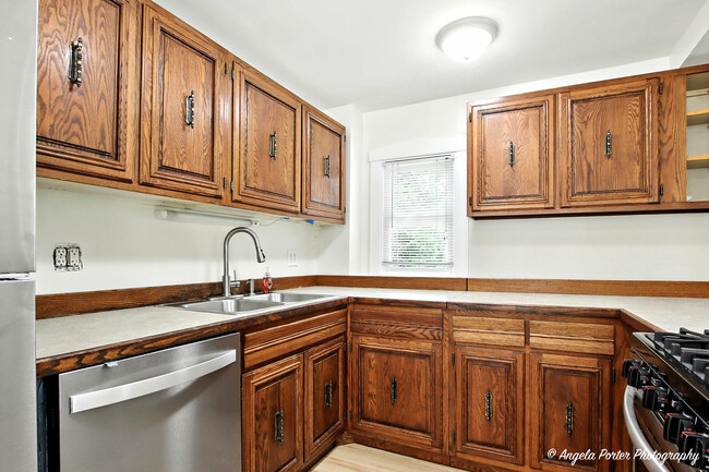 Building Photo - 41028 N Ridge Cir