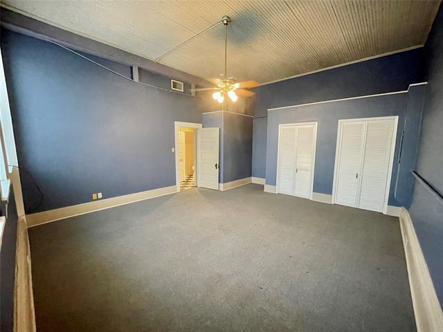 Building Photo - 105 W Hickory St