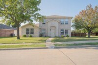 Building Photo - 1556 Glenwick Dr