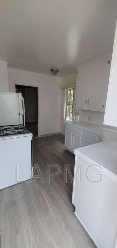 Building Photo - 108 N Kenwood St