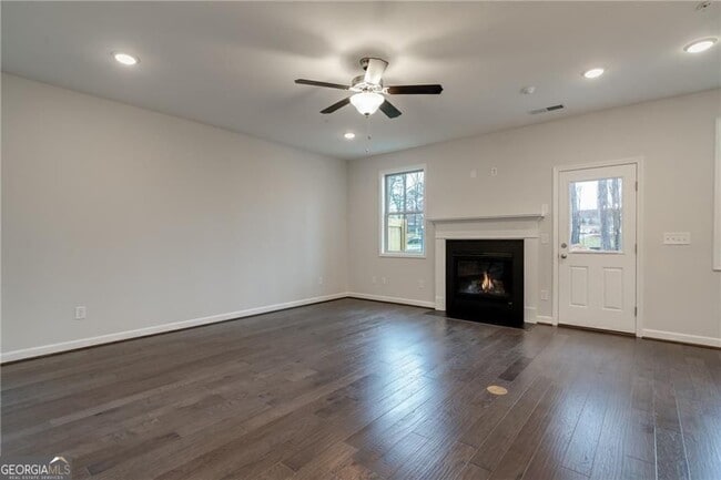 Building Photo - 1095 Lawanna Dr