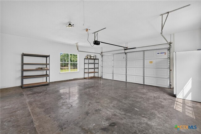 Building Photo - 1810 Mesa Oaks Cir