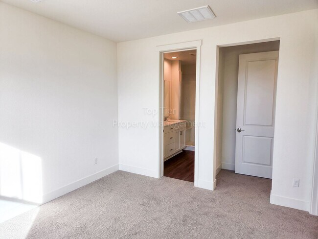 Building Photo - Newer Townhome at Penny Lane in Concord, 2...