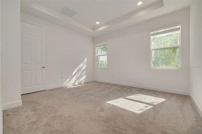 Building Photo - 7222 Paradiso Dr