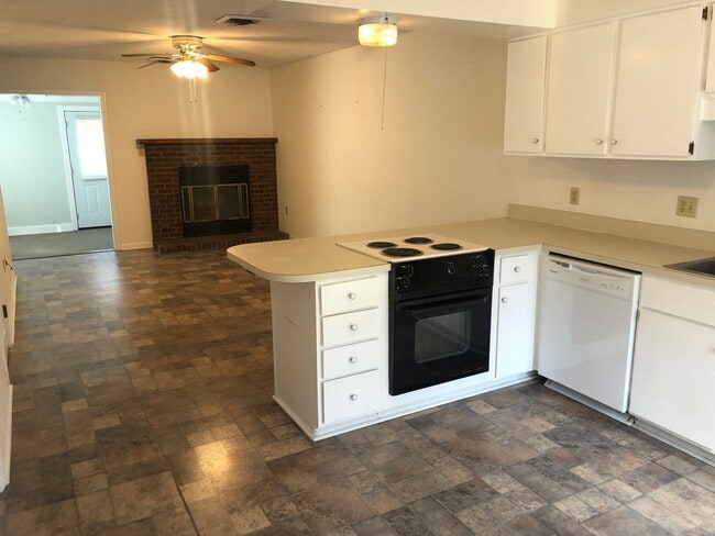 Building Photo - Chapel Creek Villas - 24 Beaver Pond Loop ...