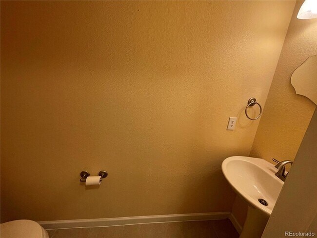 Building Photo - 5014 Everett St