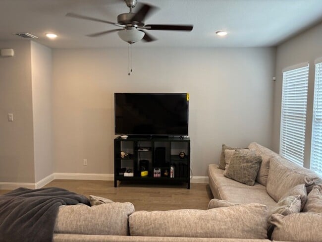 Building Photo - 131 Peach Orchard Ln