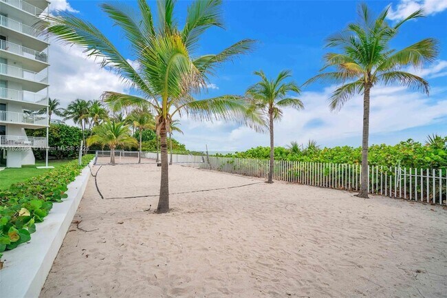 Building Photo - 611 Ocean Dr