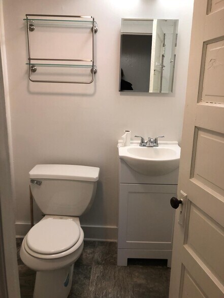 Building Photo - 509 E Buffalo St