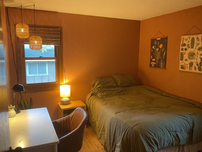 Building Photo - 945 Beacon Ln