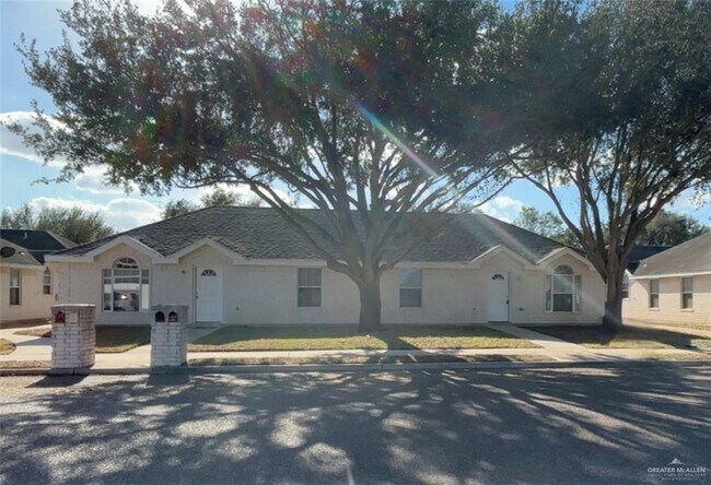 Primary Photo - 7 La Mancha Dr
